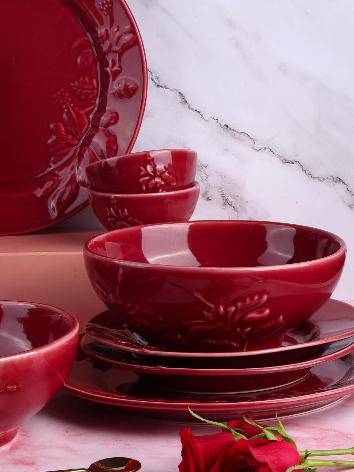 Hibiscus Bloom 20 piece Dinner Set