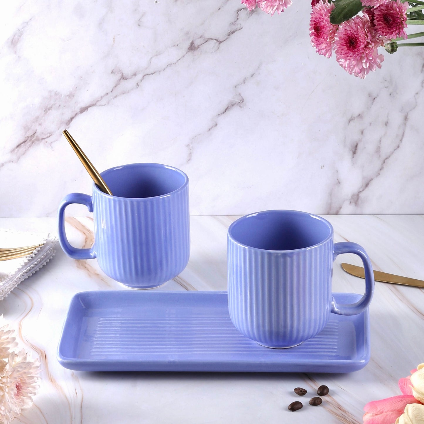 Bella Violet Ribbed Tray with 2 mugs