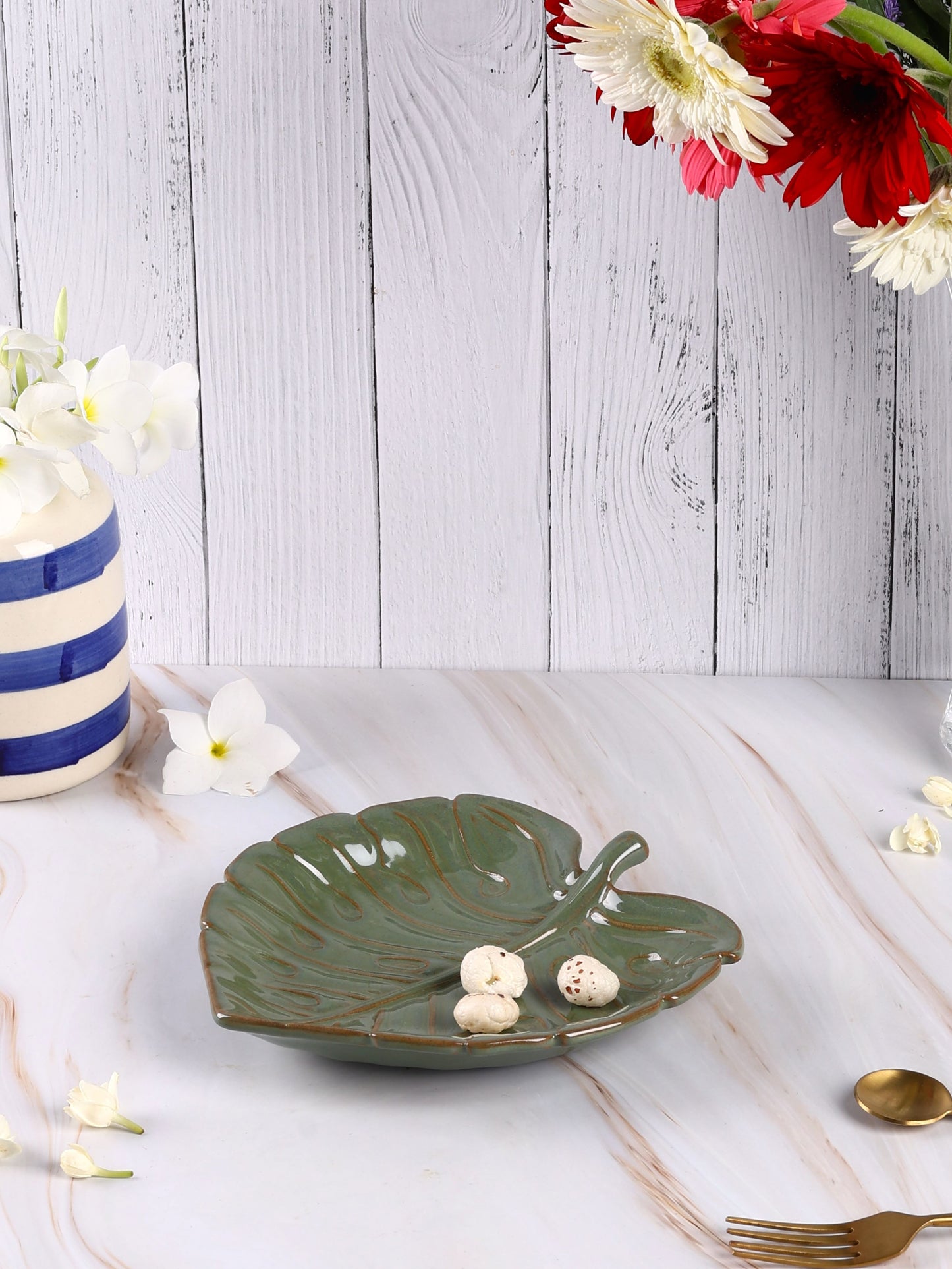 Studio Pottery Green Monstera Leaf Platter Small