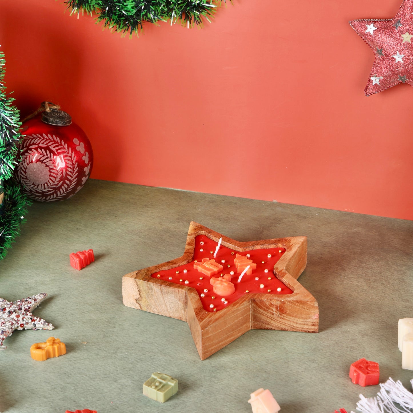 Festive Cedarwood Christmas Star Candle