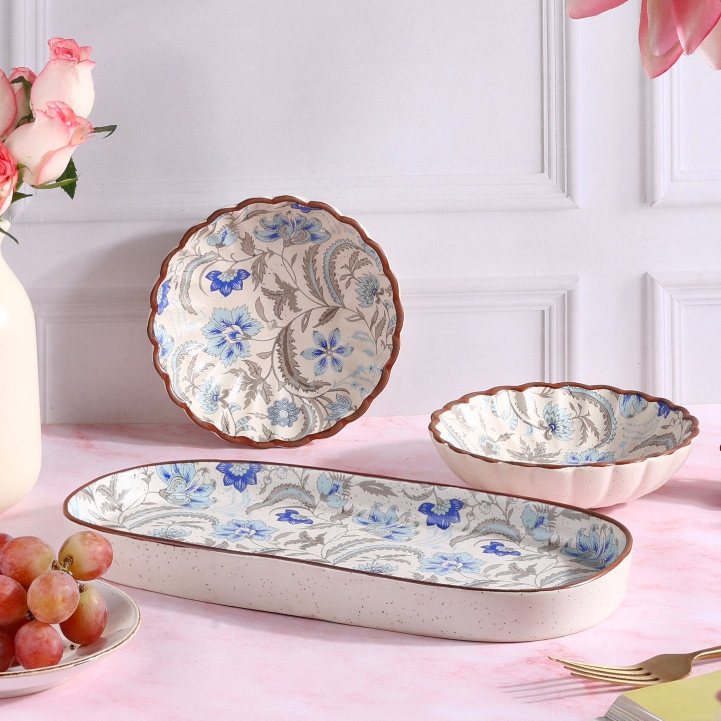 Indrani Bagh Tray and Scalloped Bowls