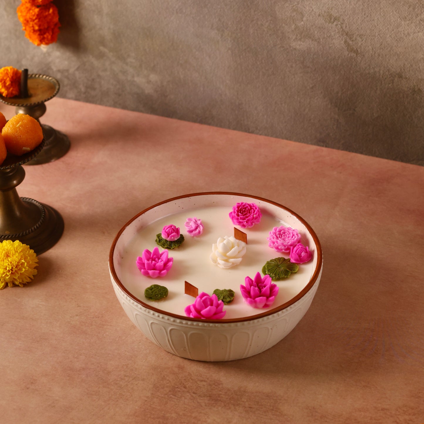 Luminous Lotus Bowl Candle