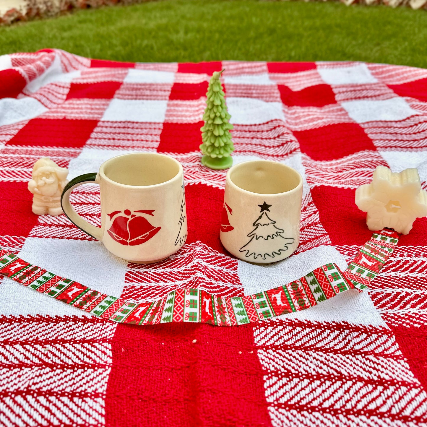 Holiday Cheer Stoneware Mug - Set of 2