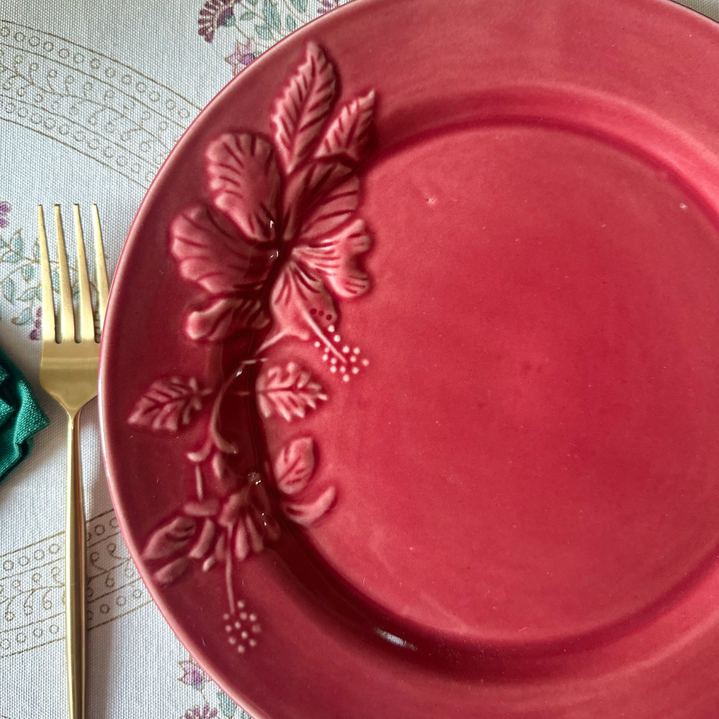 Hibiscus Bloom 3 piece Dinner Set
