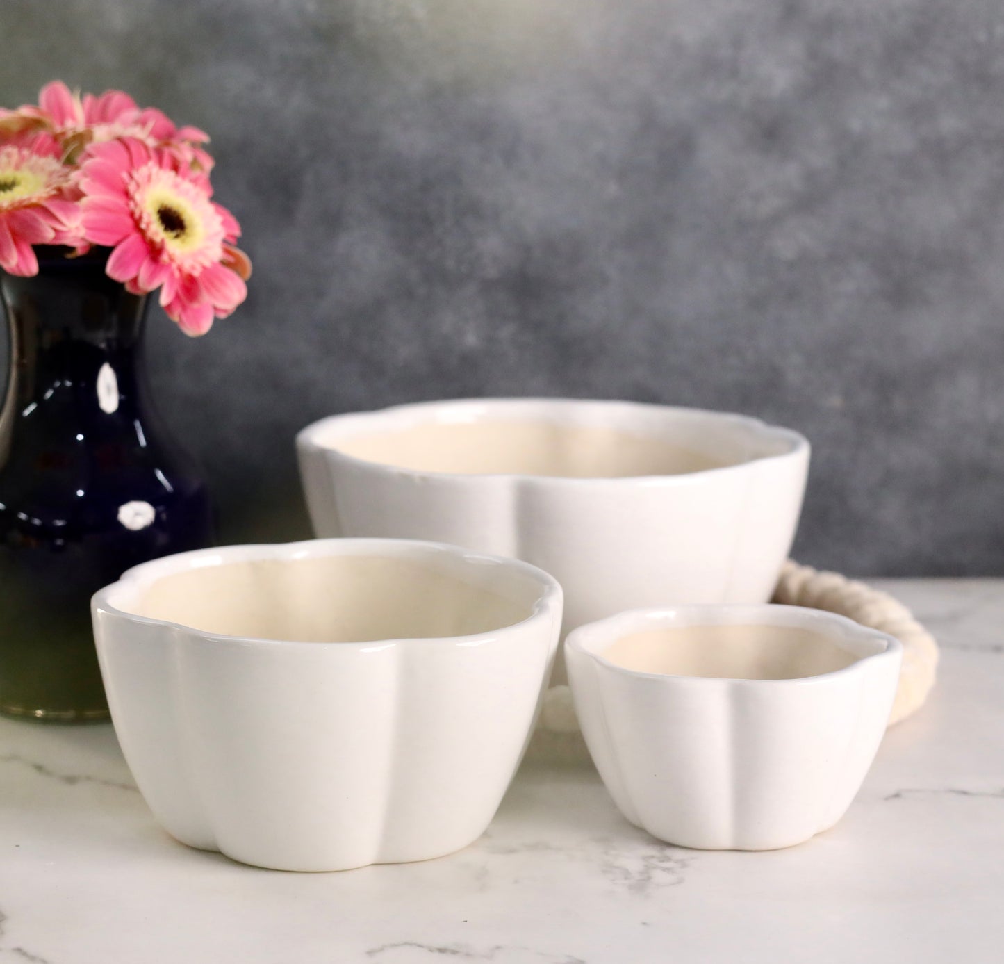 3 piece White Flower shaped Planter Set