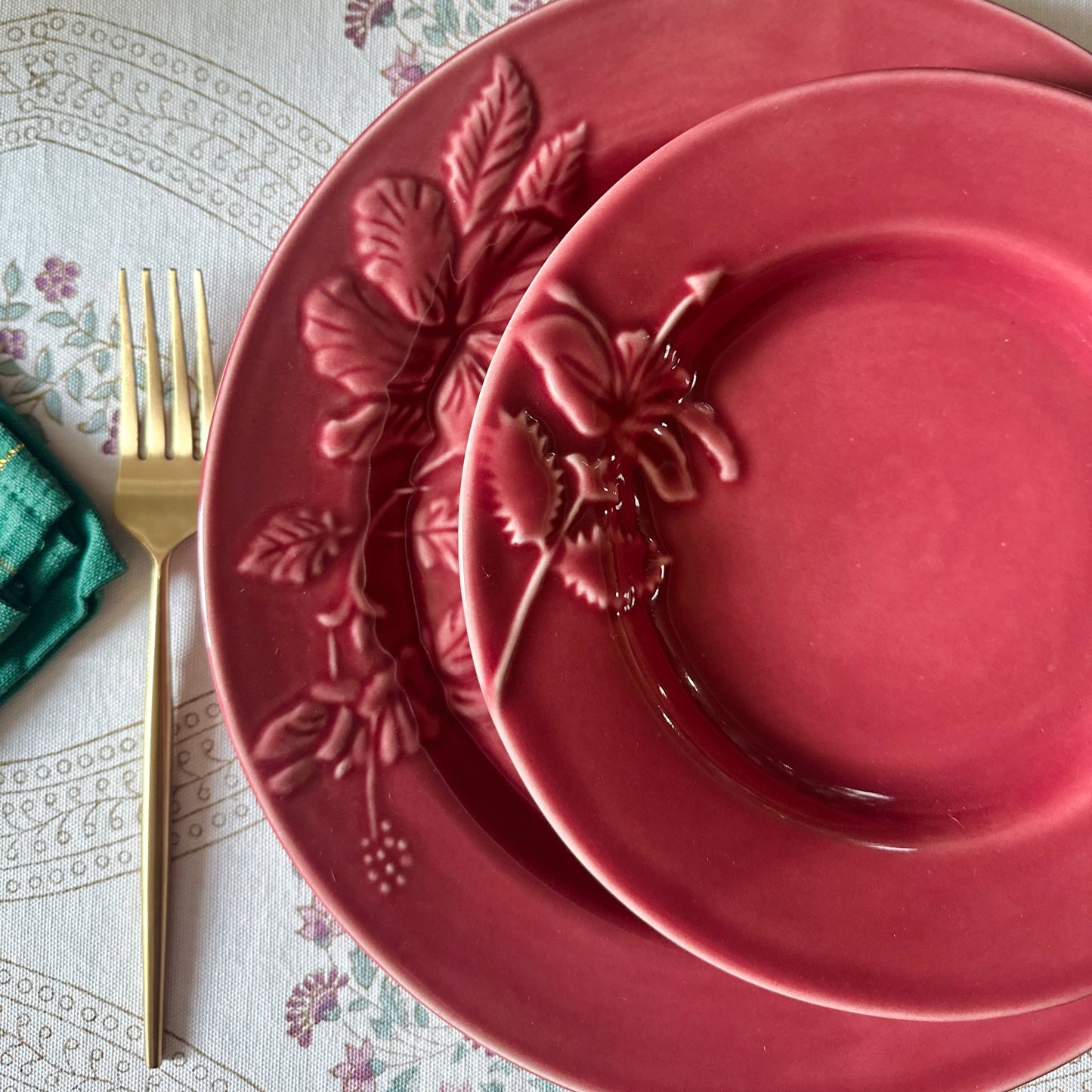 Hibiscus Bloom 3 piece Dinner Set