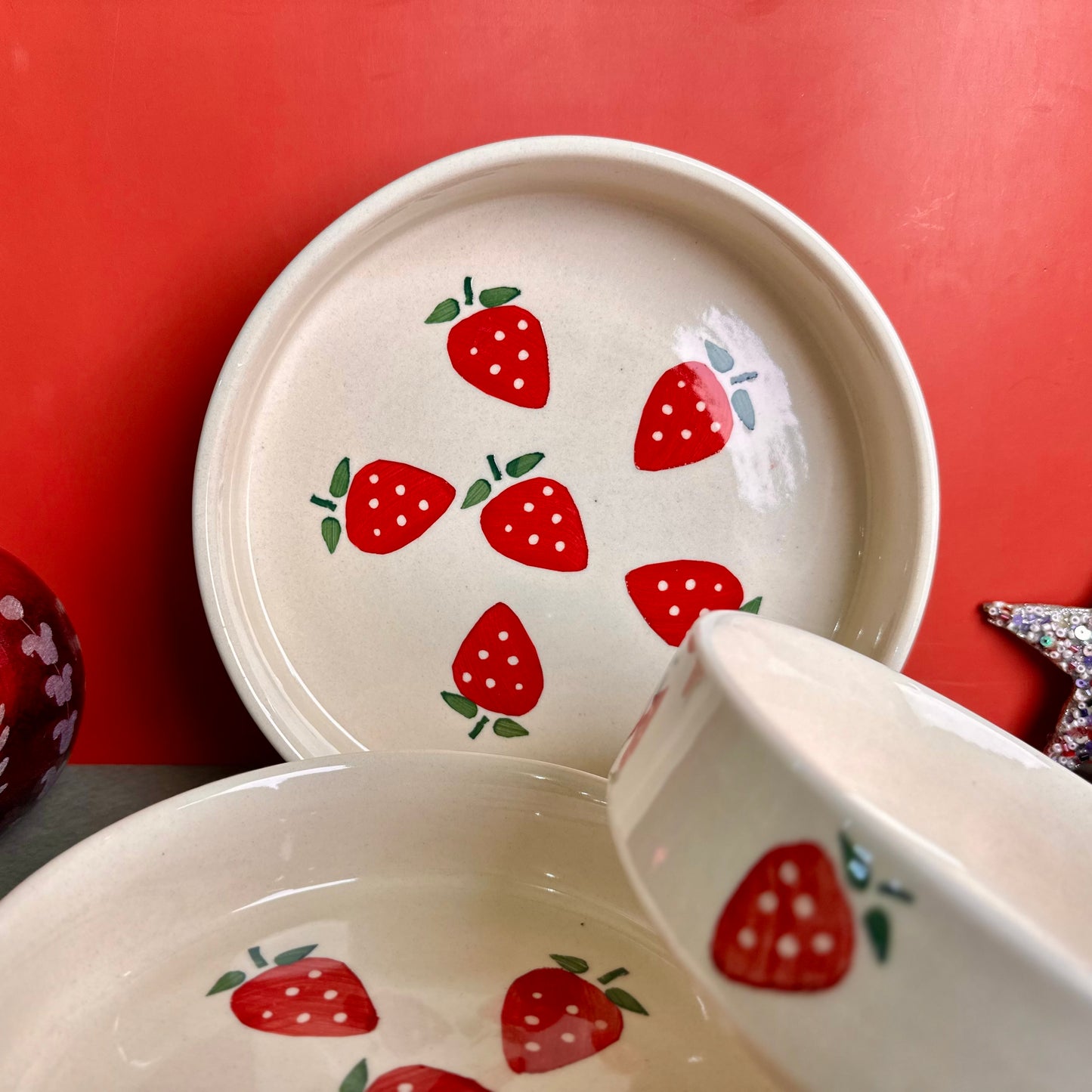 Strawberry Fields 3 Piece Nesting Flat Bowl Set