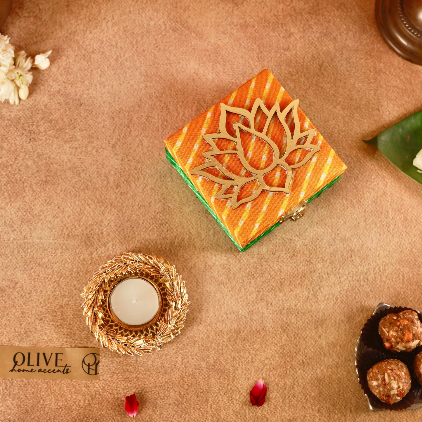 Jyoti Kalash - T light holder in Leheriya Lotus Box