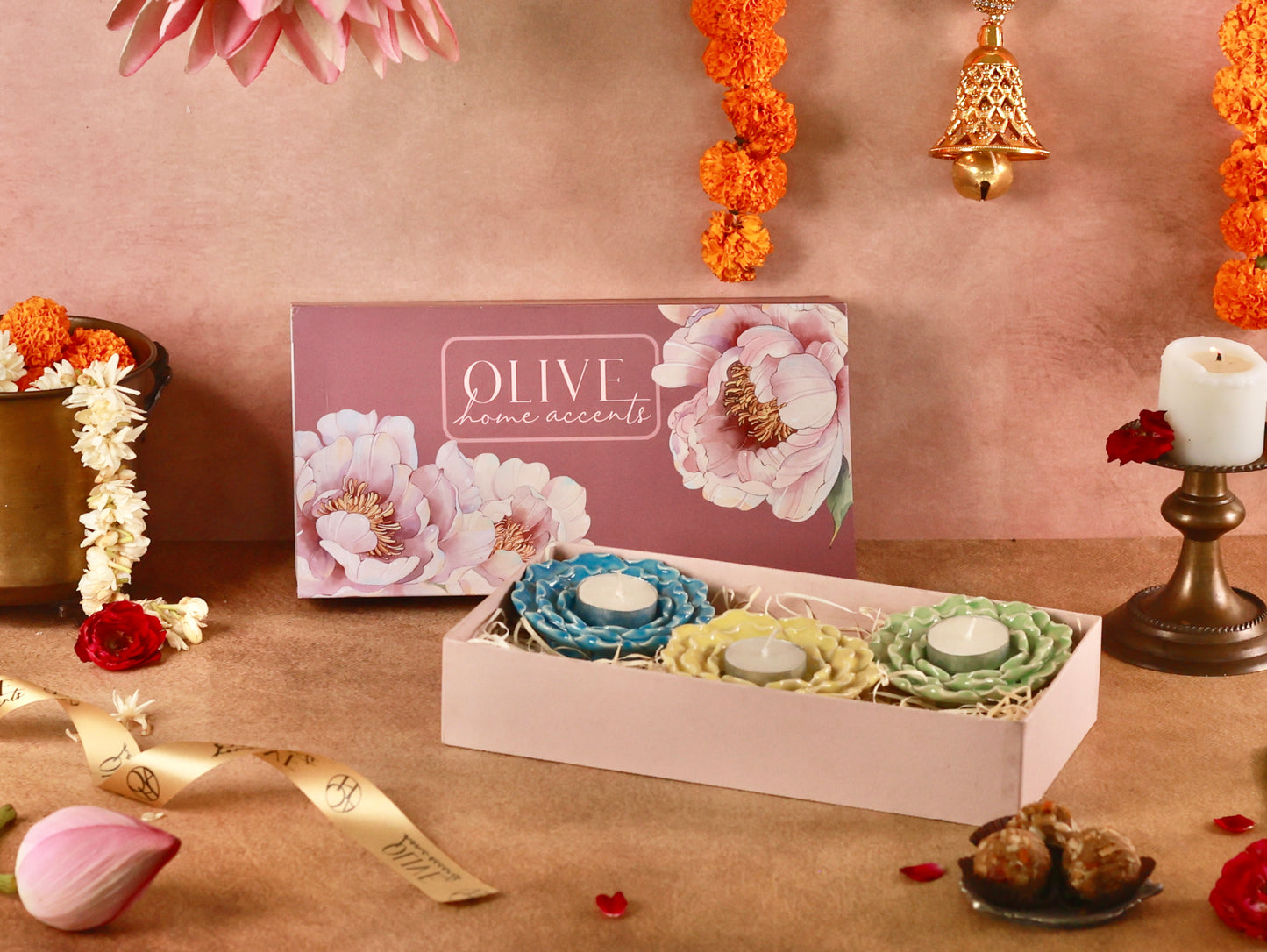 Handmade Ceramic Flower t-light holder Gift Hamper - Pack of 3