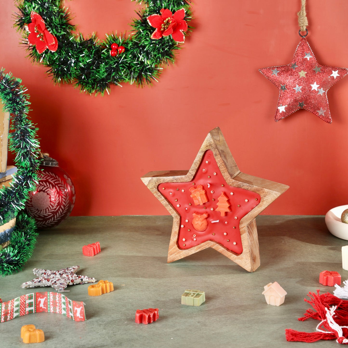 Festive Cedarwood Christmas Star Candle