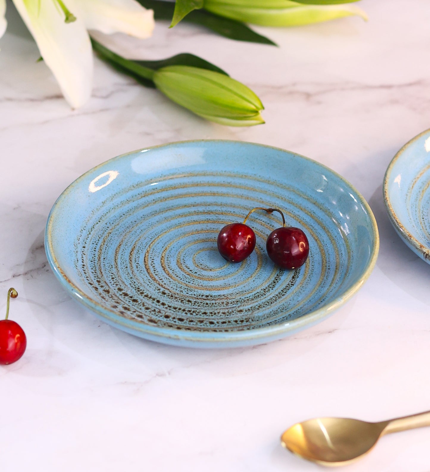 Curved Spiral Blue Snack Plate