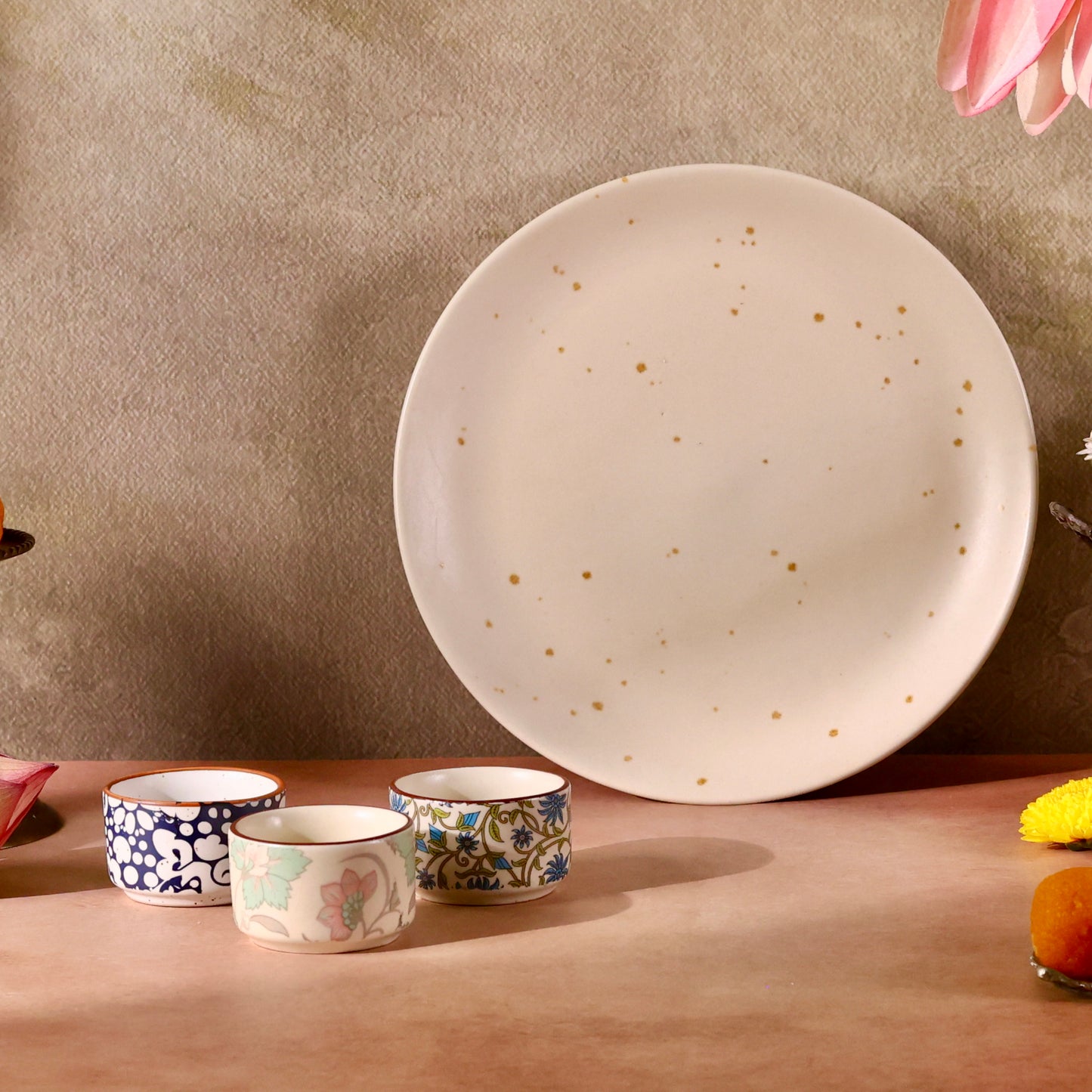 Unique Platter with Printed Dip Bowls - Set of 4 pieces