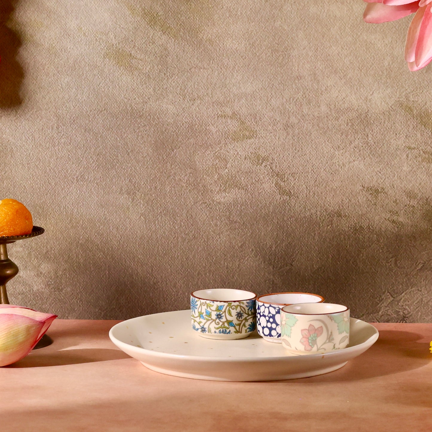 Unique Platter with Printed Dip Bowls - Set of 4 pieces