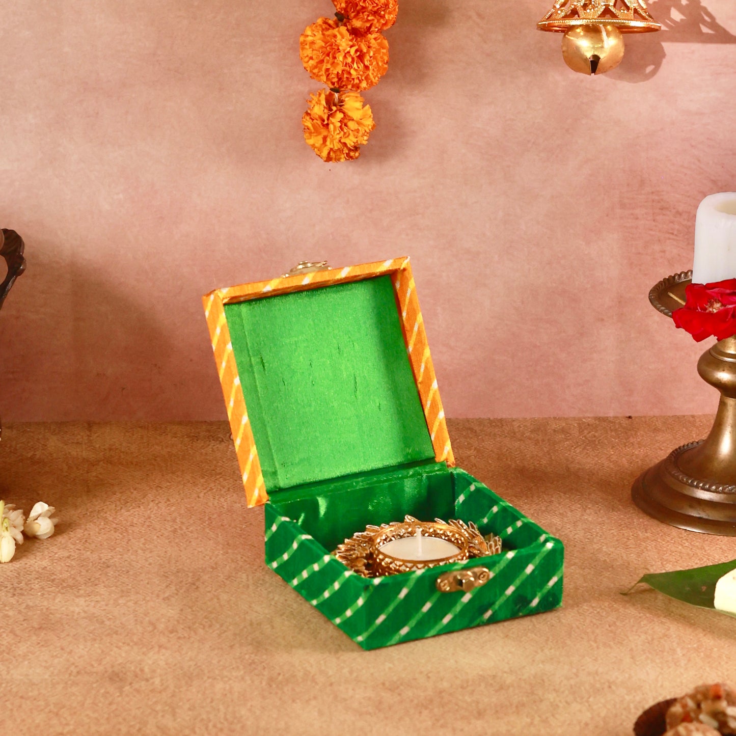 Jyoti Kalash - T light holder in Leheriya Lotus Box