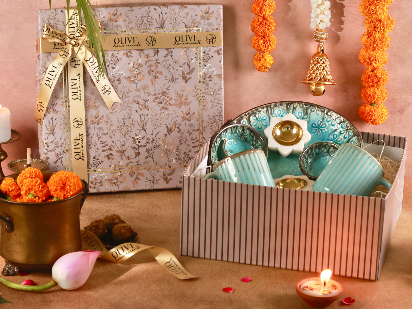 Turquoise Bloom Gift Hamper