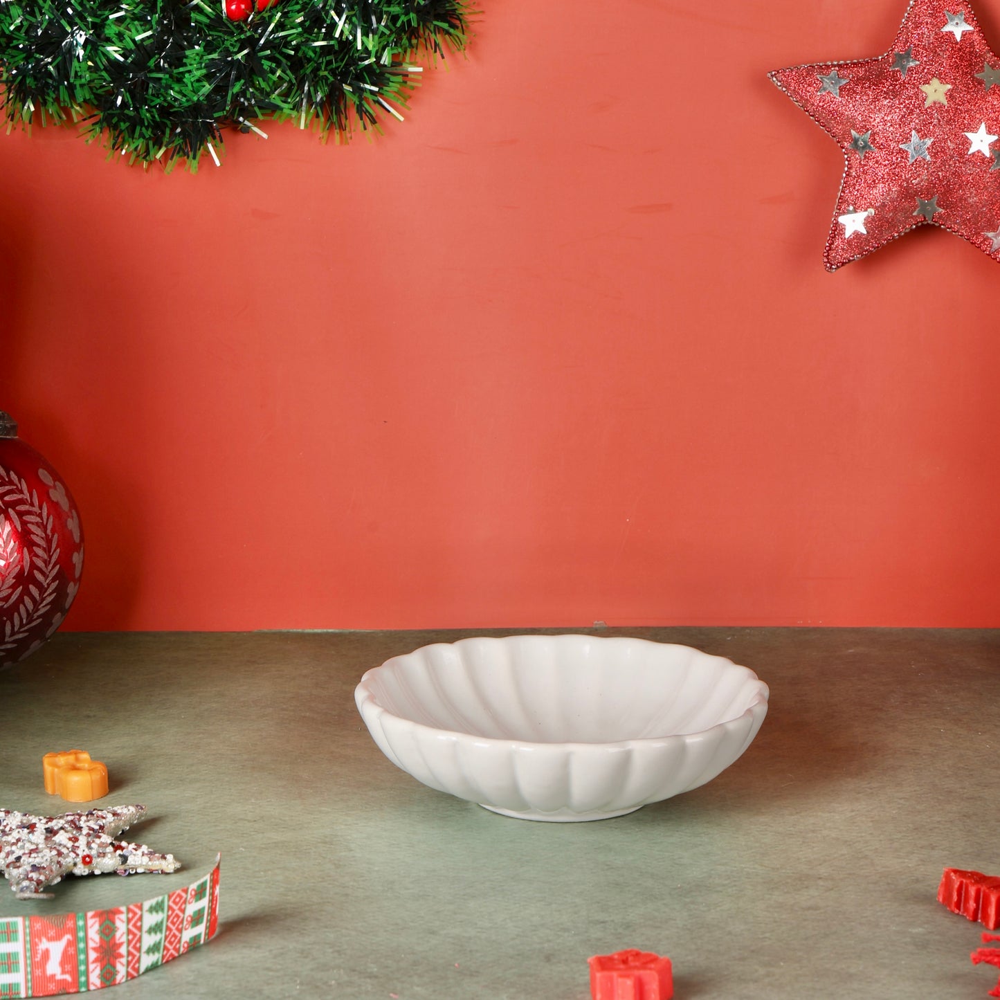 White Gigi Scalloped Shallow Bowls