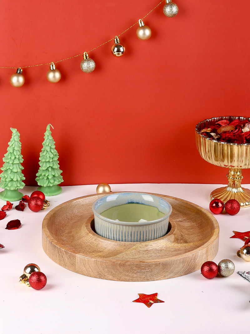 Wooden Ring Platter with option of Green and Red Bowls