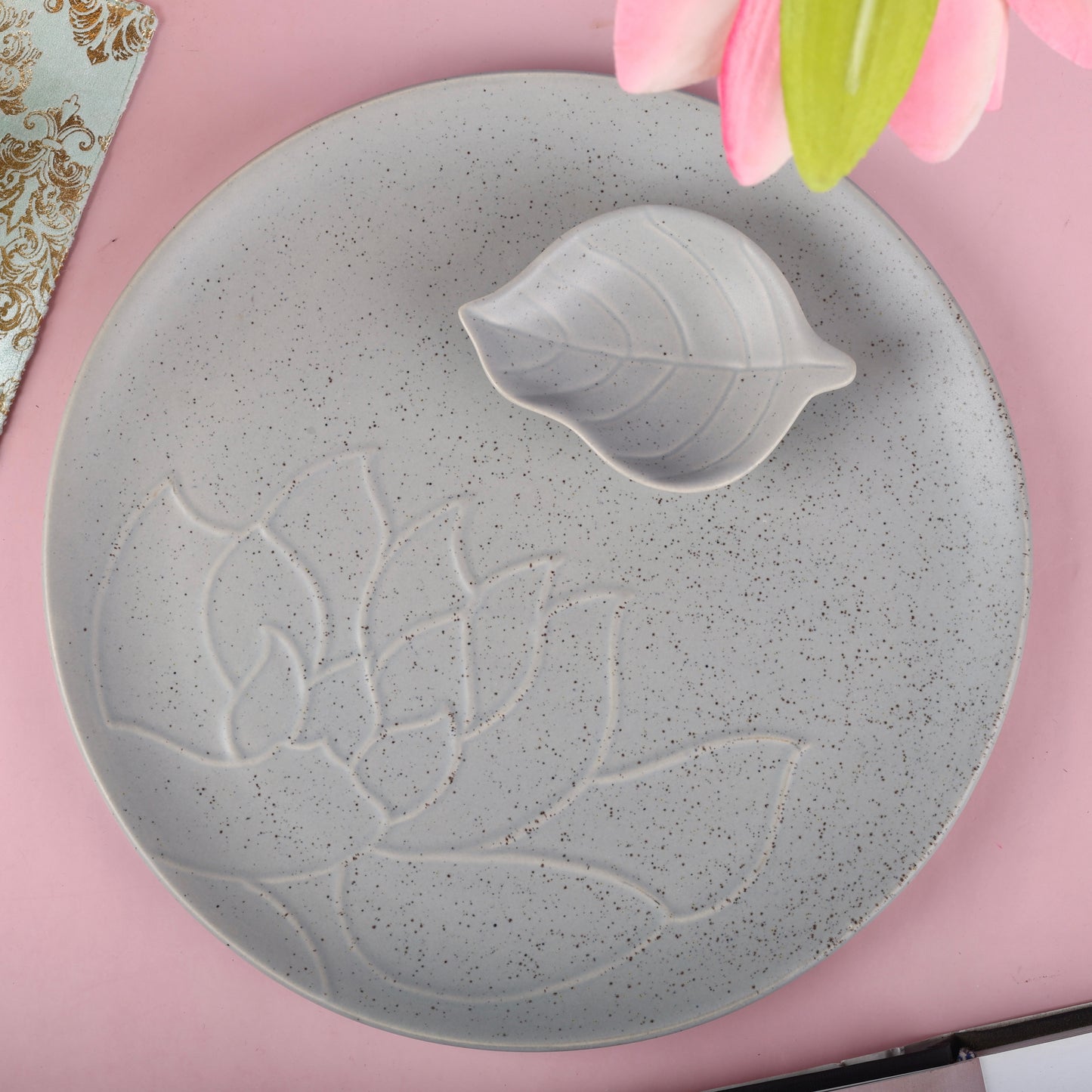 Grey Wisteria Embossed XL Leaf Platter